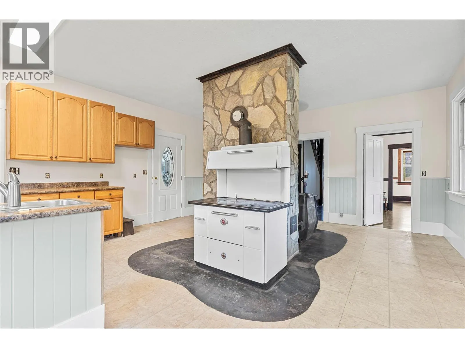3135 Edes Road