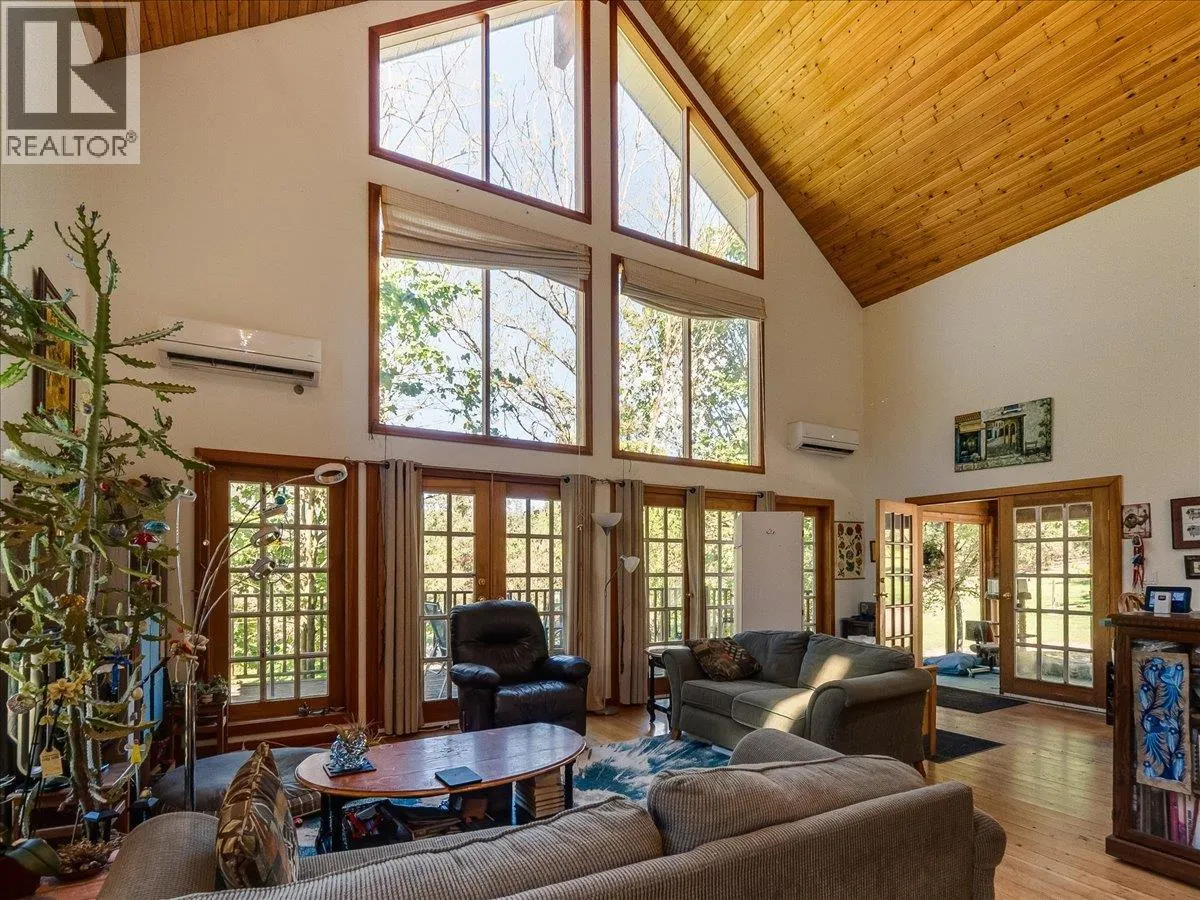2960 UPPER SLOCAN PARK Road