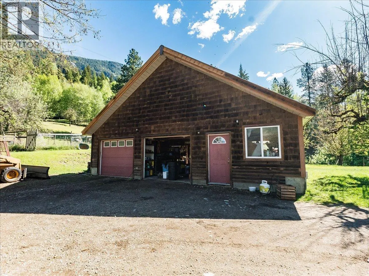 2960 UPPER SLOCAN PARK Road