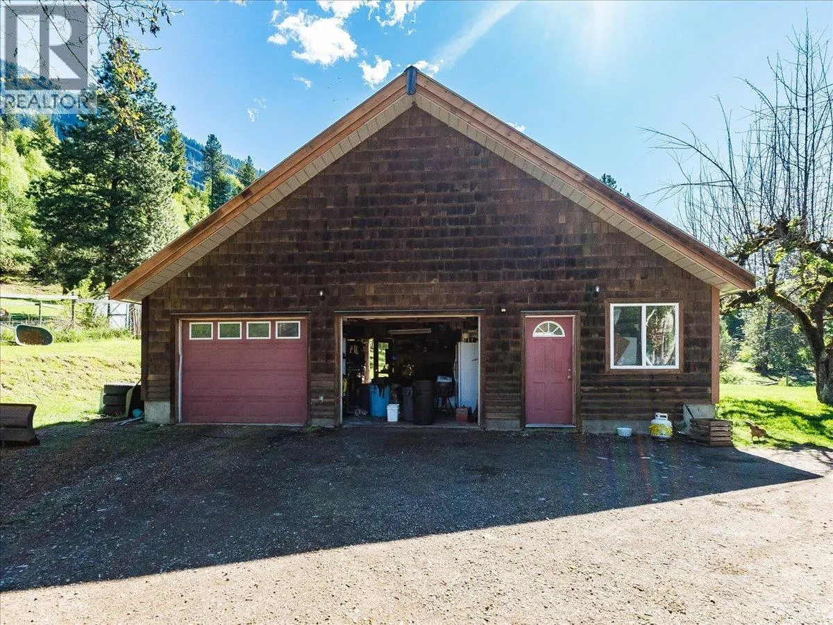 2960 UPPER SLOCAN PARK Road