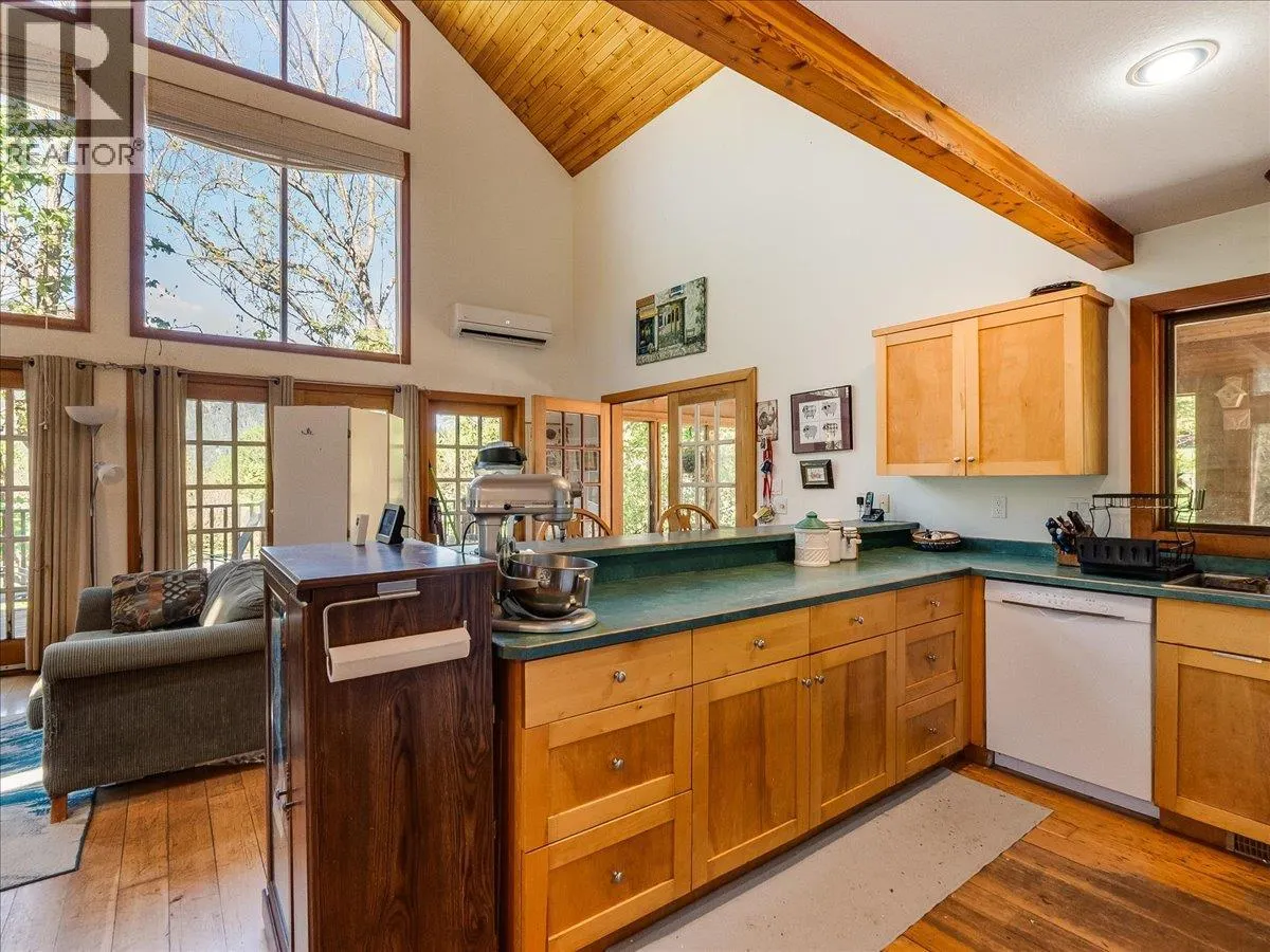 2960 UPPER SLOCAN PARK Road