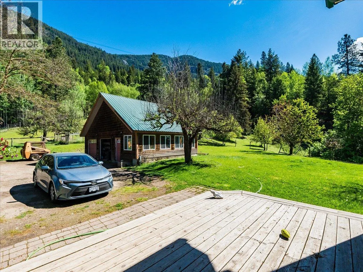 2960 UPPER SLOCAN PARK Road