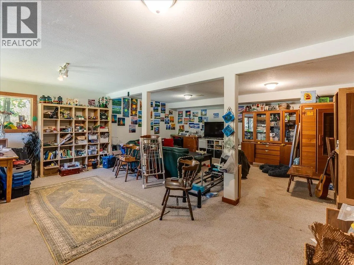 2960 UPPER SLOCAN PARK Road