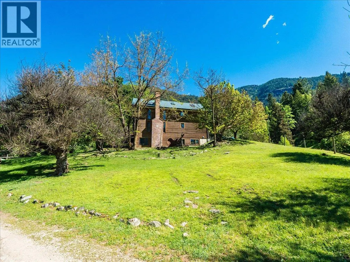 2960 UPPER SLOCAN PARK Road
