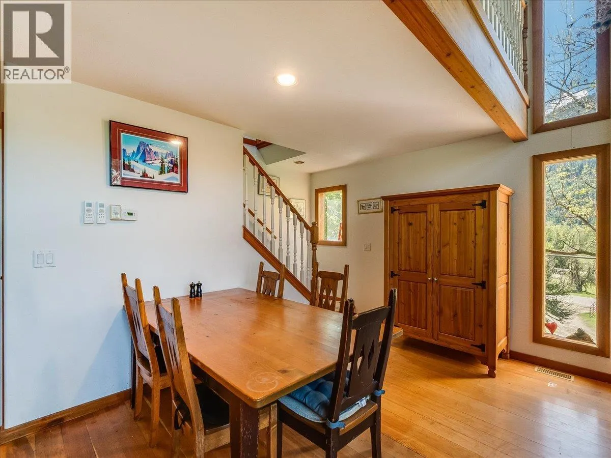 2960 UPPER SLOCAN PARK Road