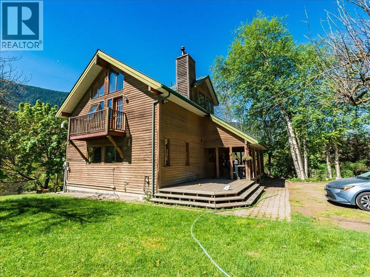 2960 UPPER SLOCAN PARK Road