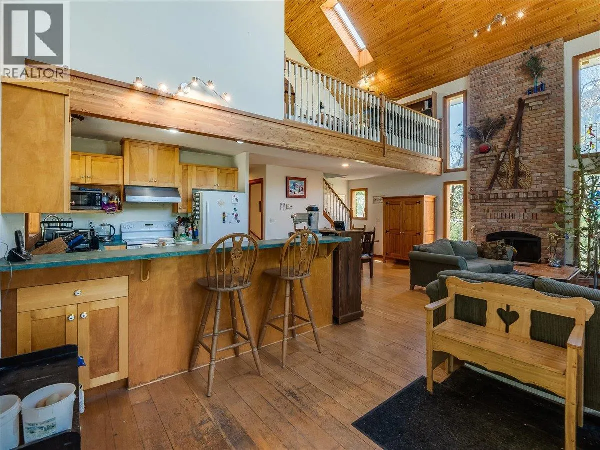 2960 UPPER SLOCAN PARK Road