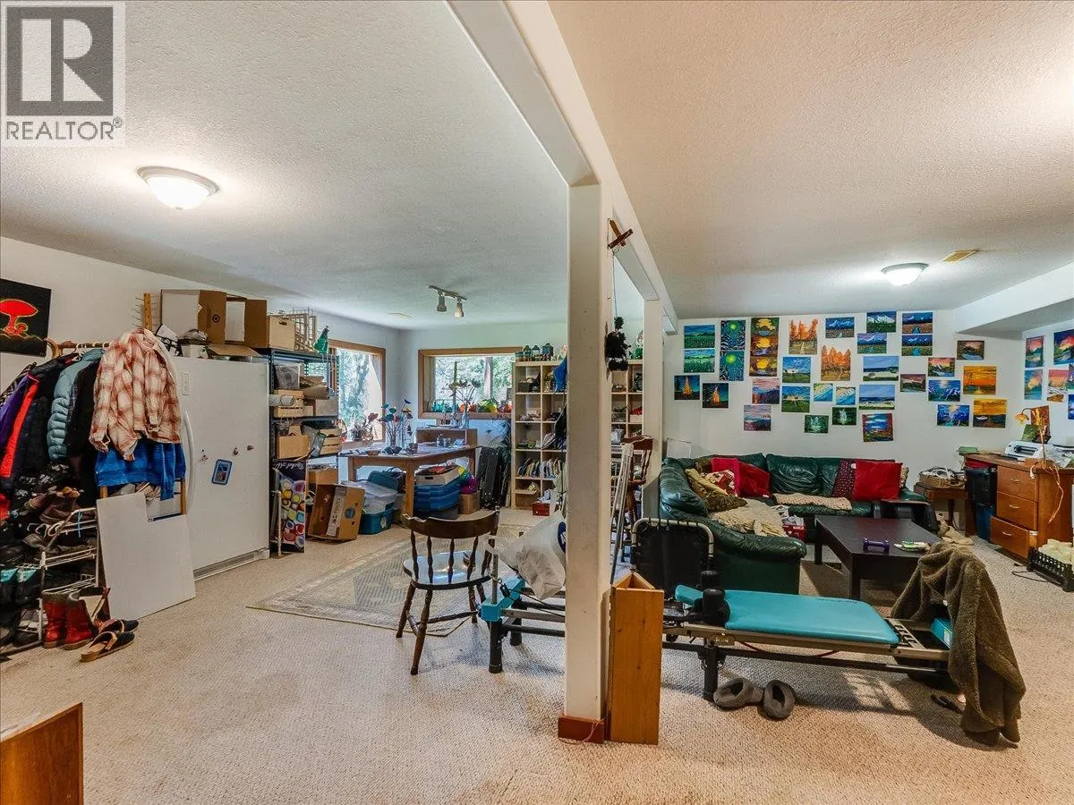 2960 UPPER SLOCAN PARK Road