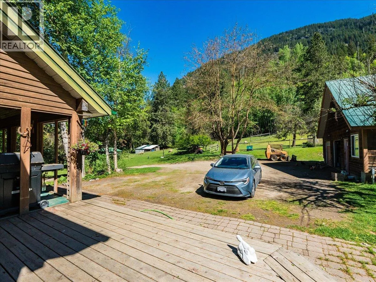 2960 UPPER SLOCAN PARK Road