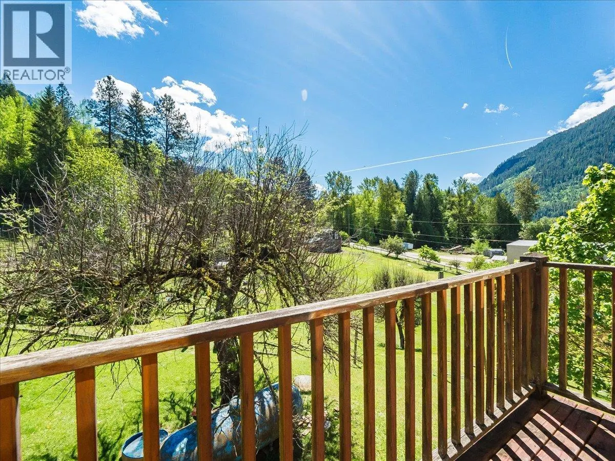 2960 UPPER SLOCAN PARK Road