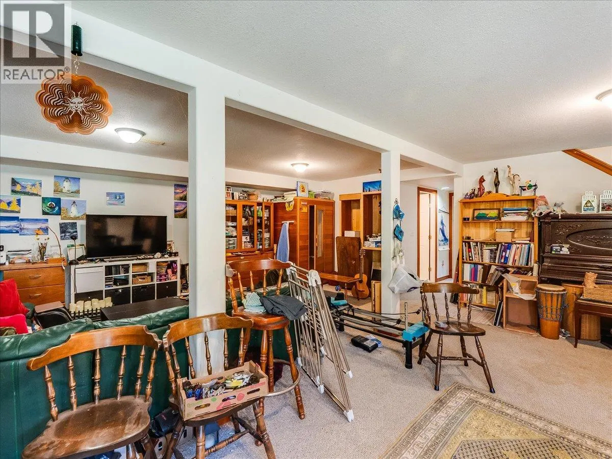2960 UPPER SLOCAN PARK Road