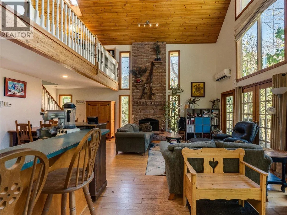 2960 UPPER SLOCAN PARK Road