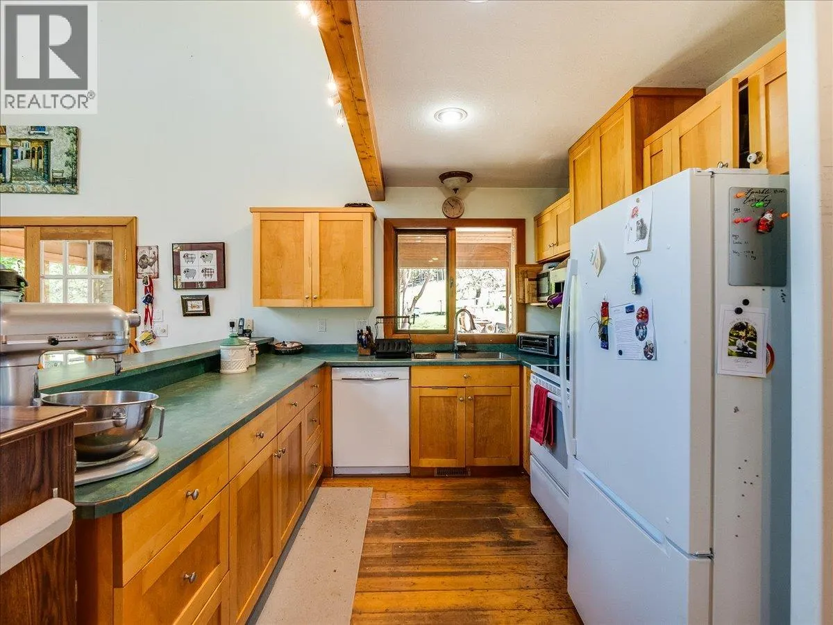 2960 UPPER SLOCAN PARK Road