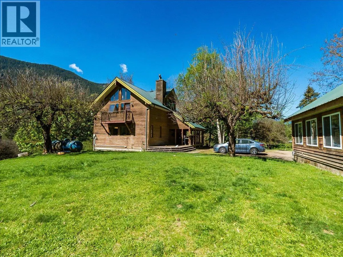 2960 UPPER SLOCAN PARK Road