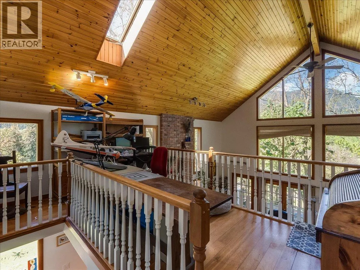 2960 UPPER SLOCAN PARK Road