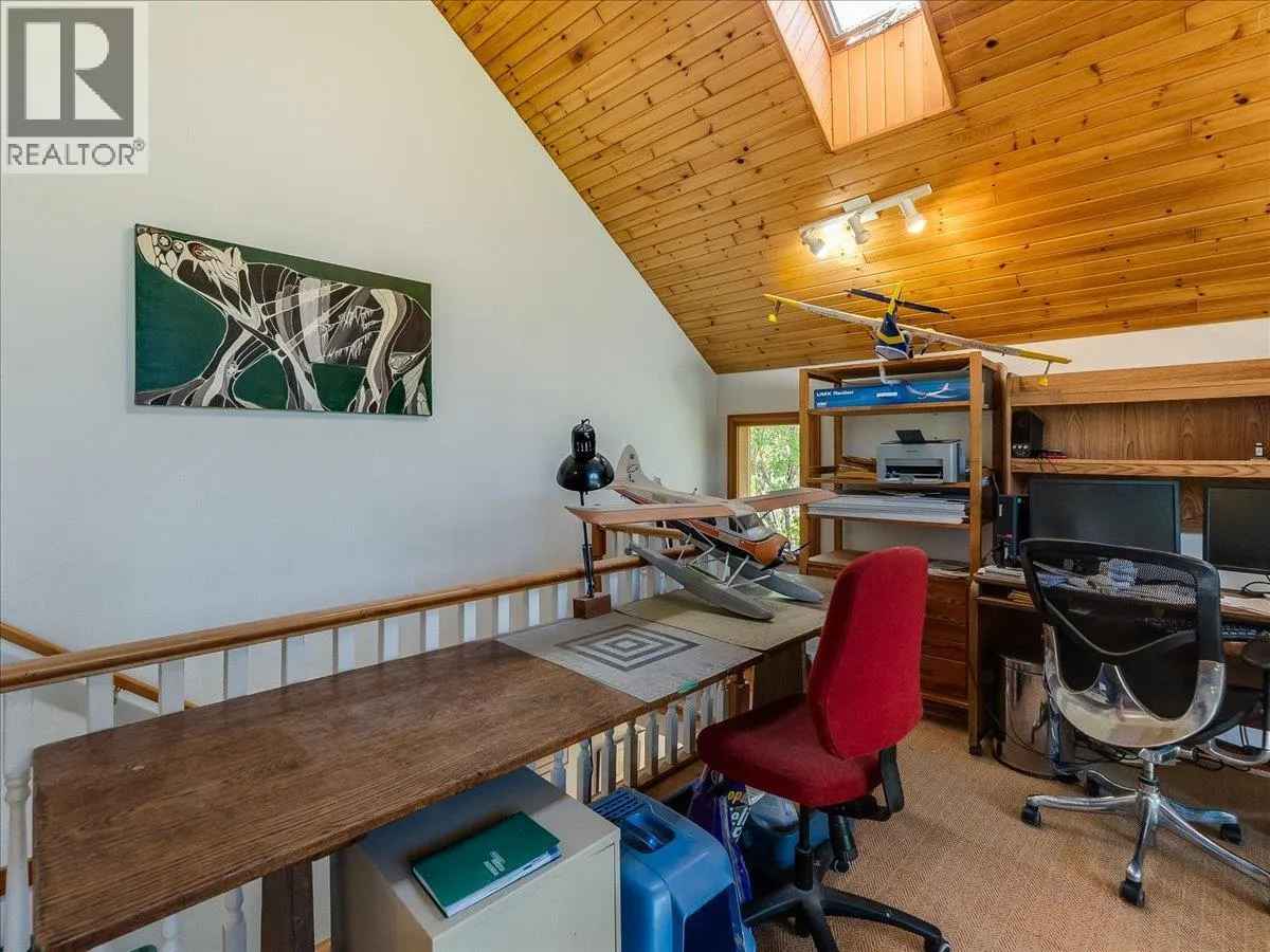 2960 UPPER SLOCAN PARK Road