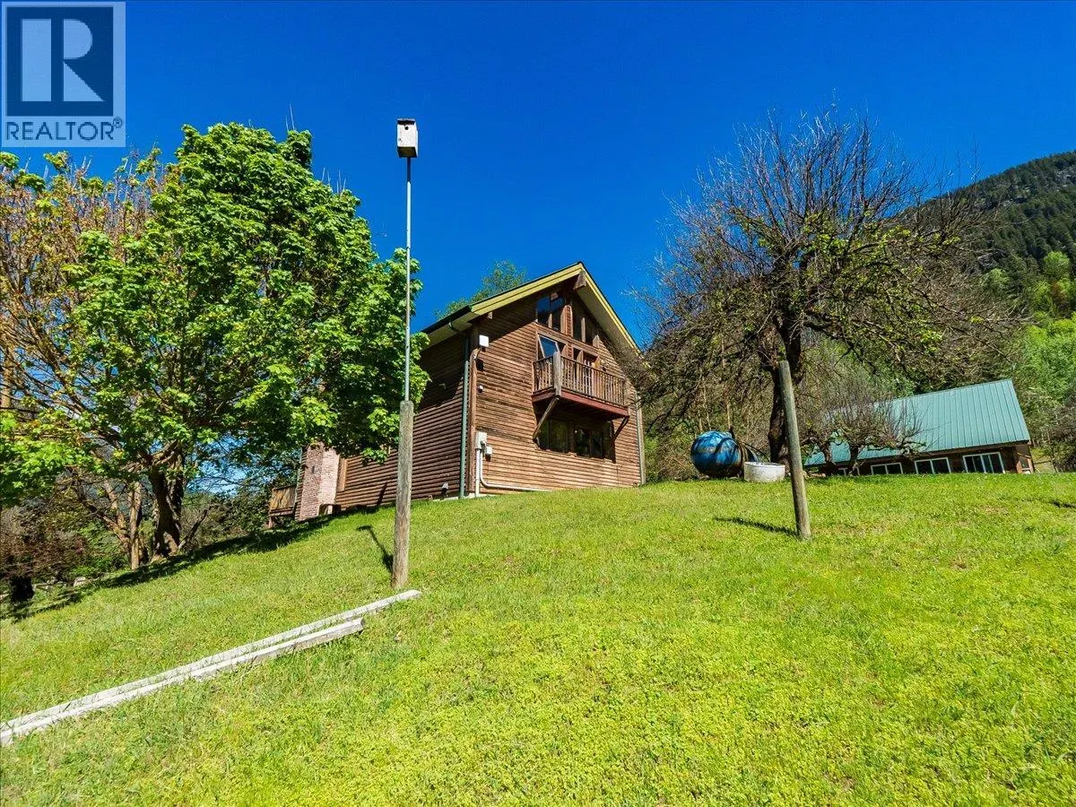 2960 UPPER SLOCAN PARK Road