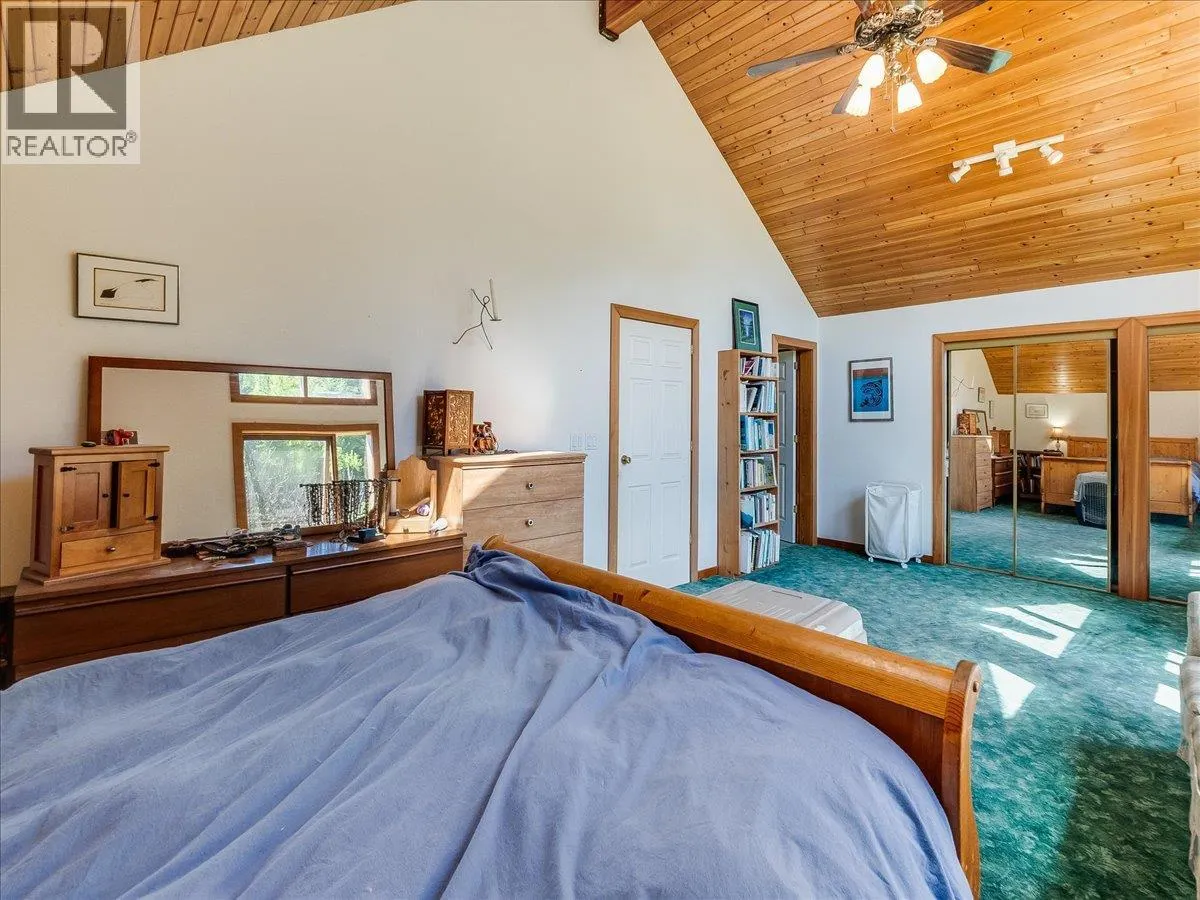 2960 UPPER SLOCAN PARK Road