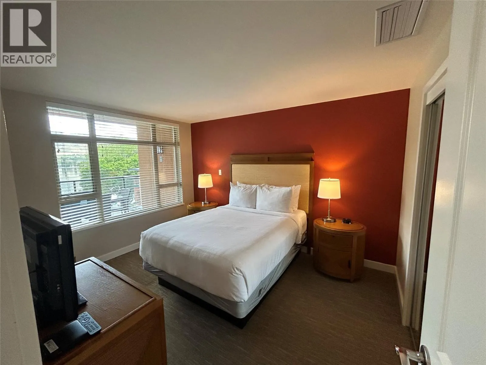 15 Park Place Unit# 434