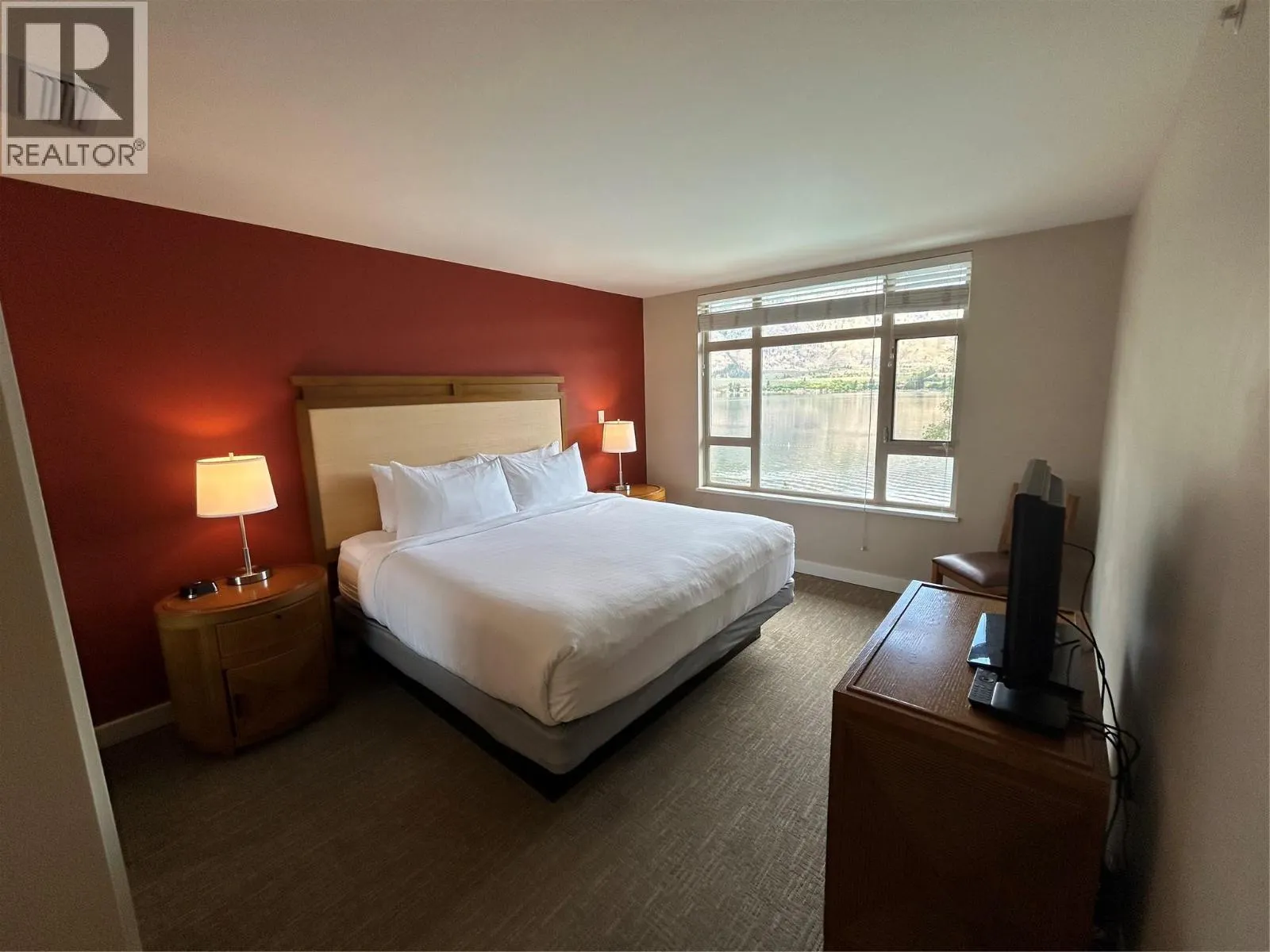 15 Park Place Unit# 434