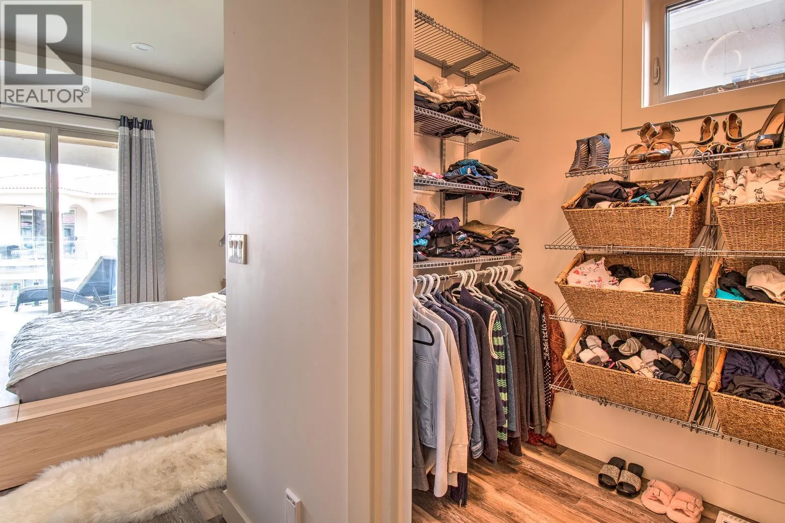 7373 Brooks Lane Unit# 11