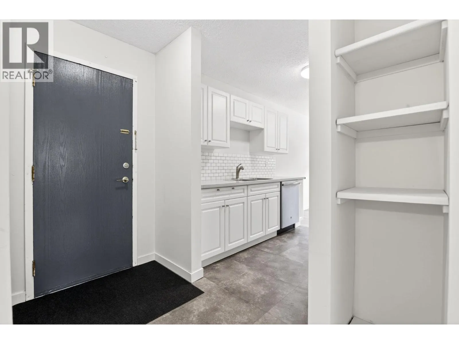 625 Rowcliffe Avenue Unit# 108