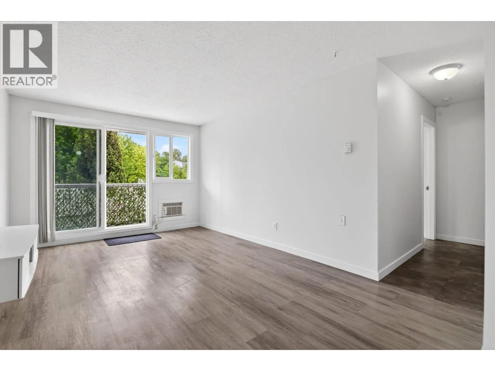 625 Rowcliffe Avenue Unit# 108