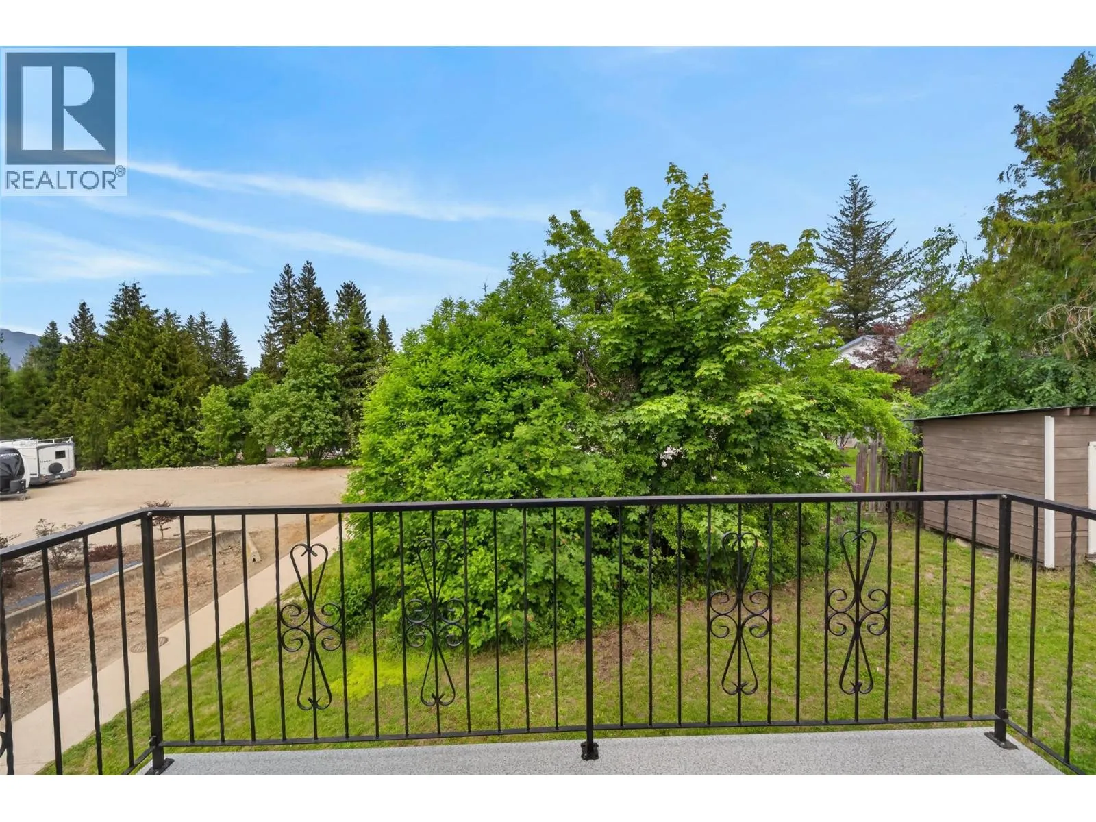 2731 Okanagan Avenue NE