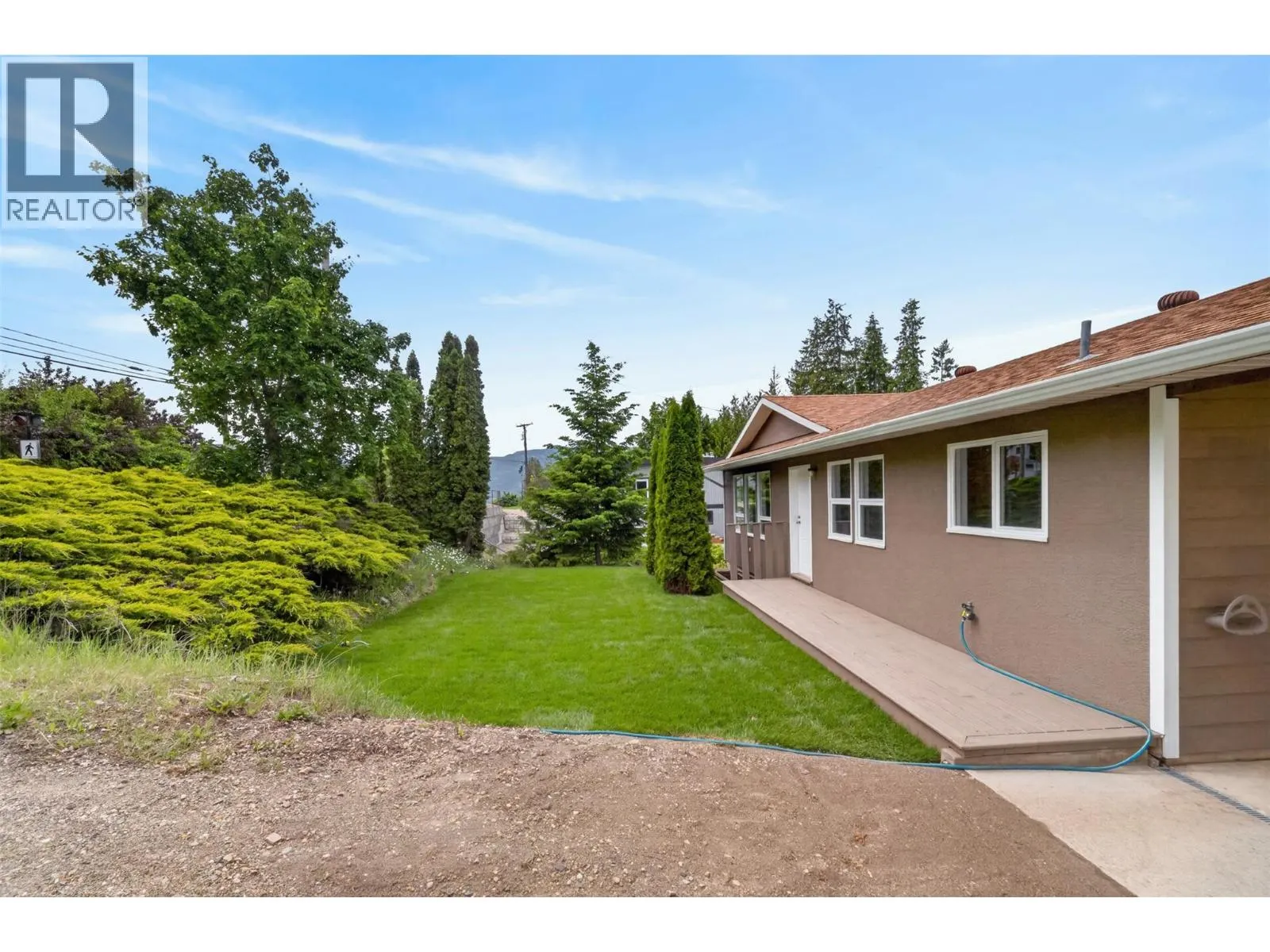 2731 Okanagan Avenue NE