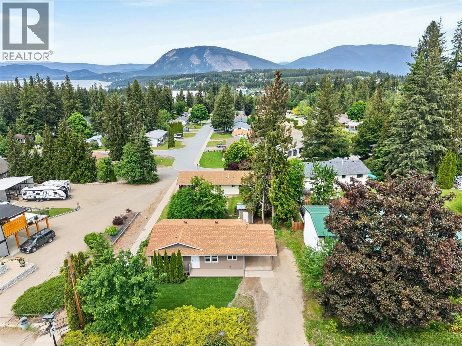 2731 Okanagan Avenue NE