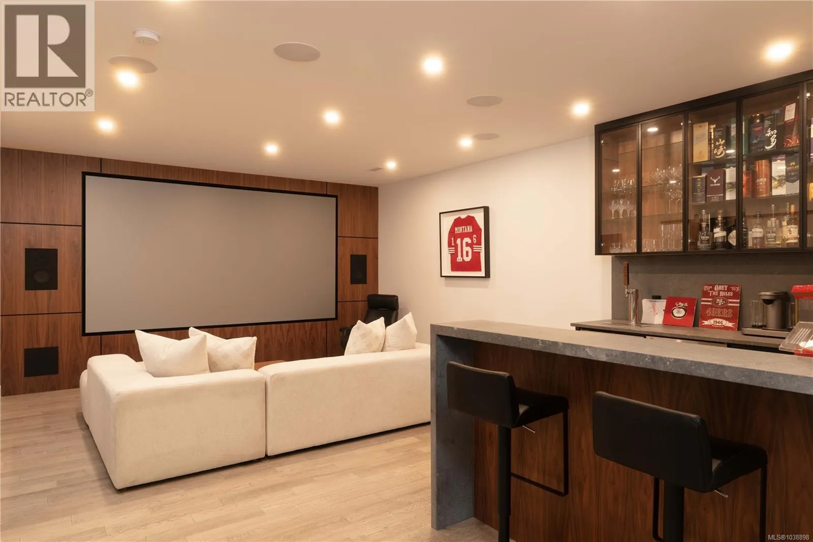 374 Sunset Ave