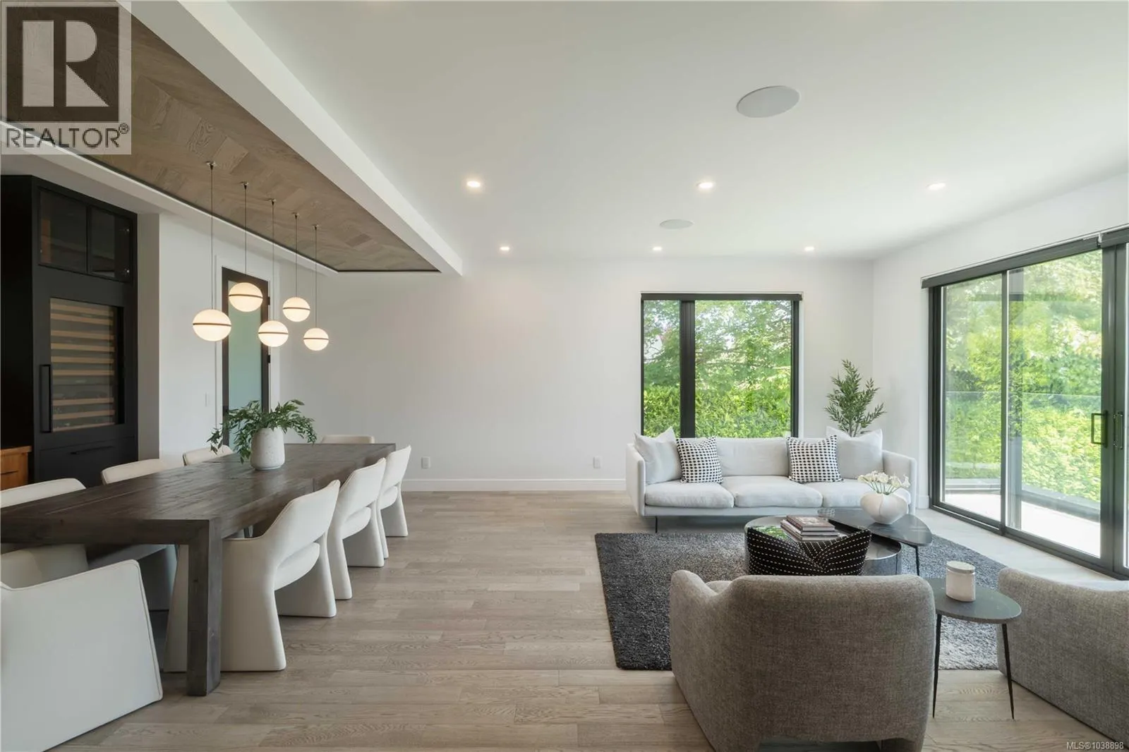374 Sunset Ave