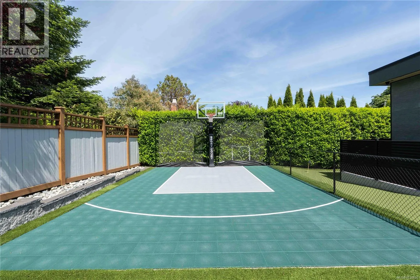 374 Sunset Ave