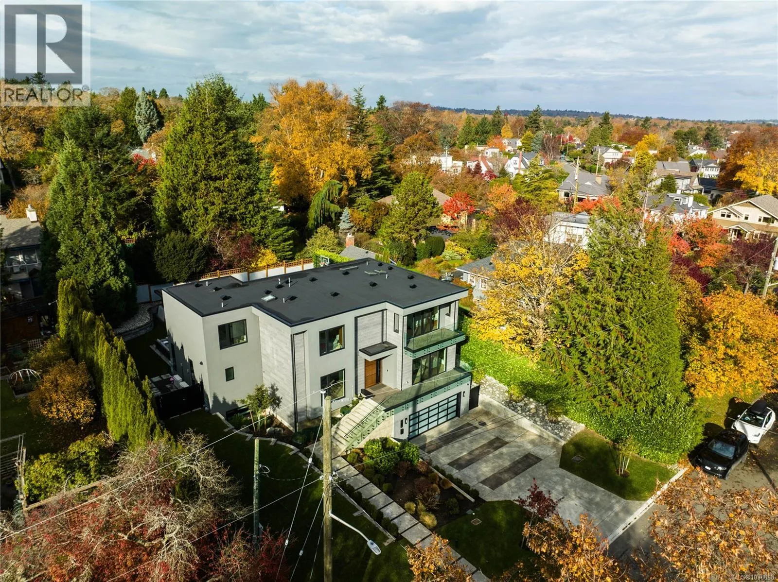 374 Sunset Ave