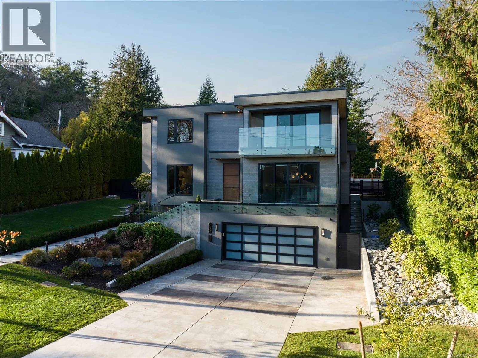 374 Sunset Ave