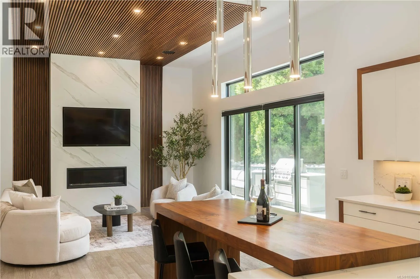 374 Sunset Ave