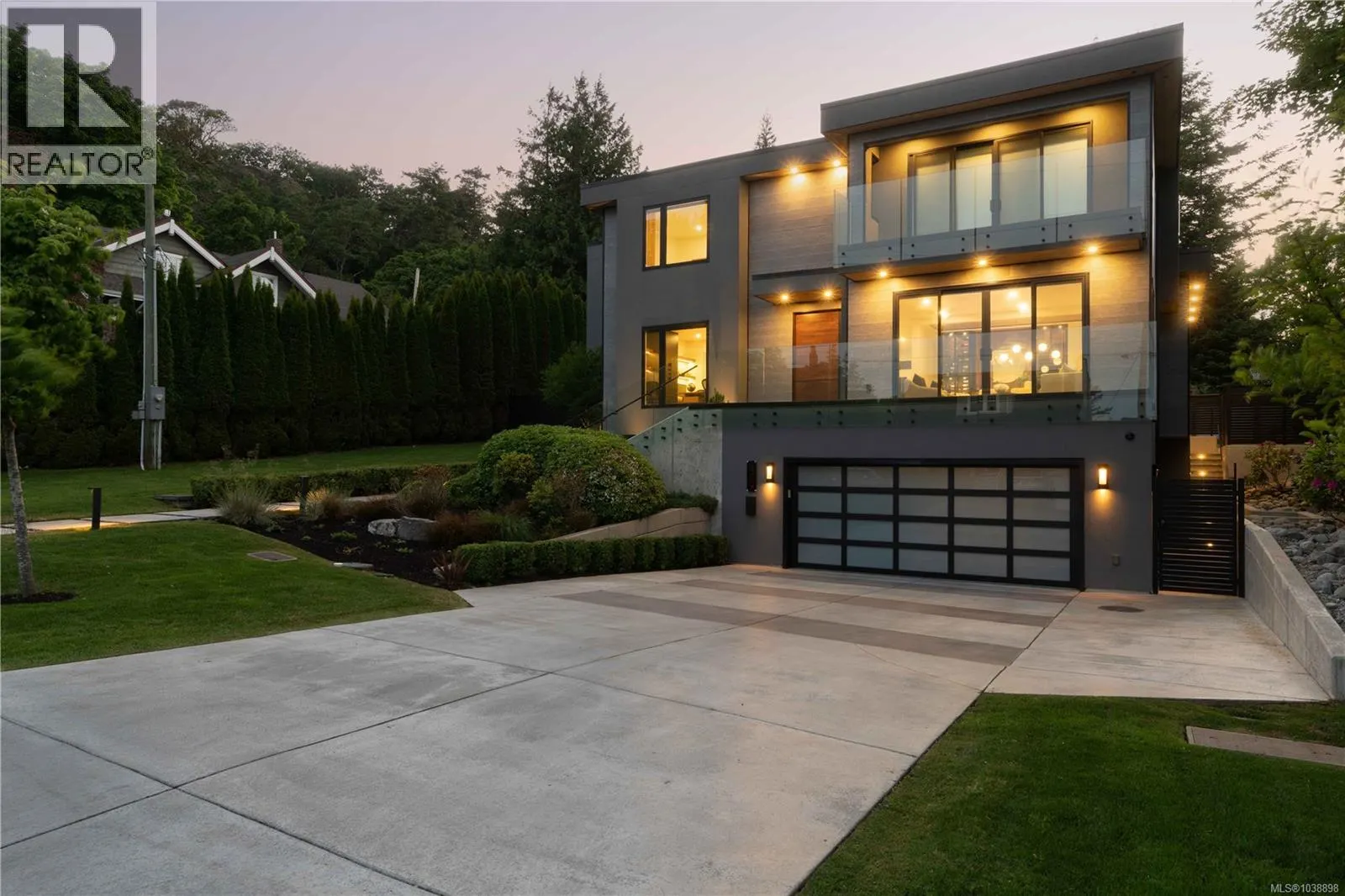 374 Sunset Ave