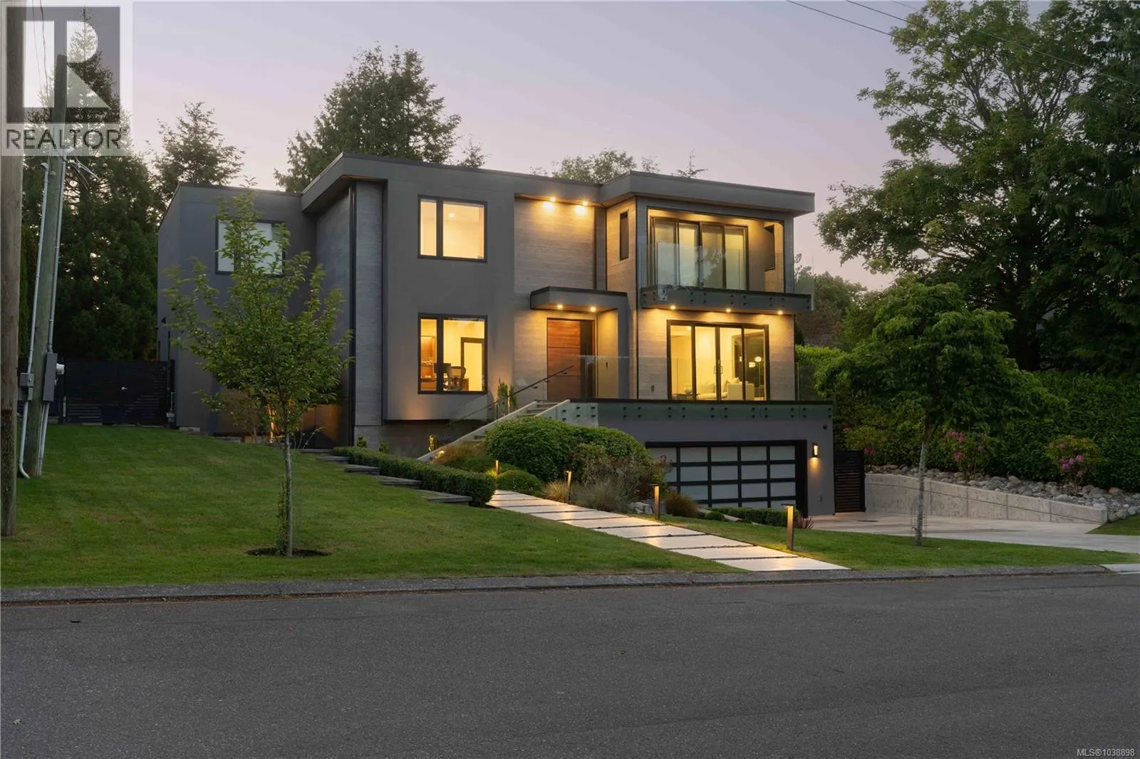 374 Sunset Ave
