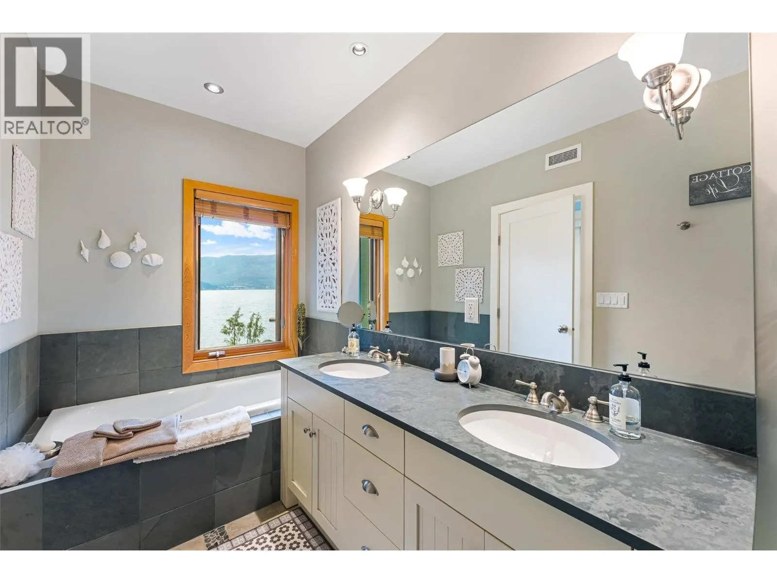 9845 Eastside Road Unit# 28