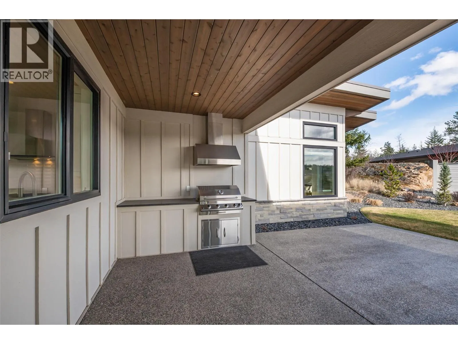 683 HAVENCREST Court