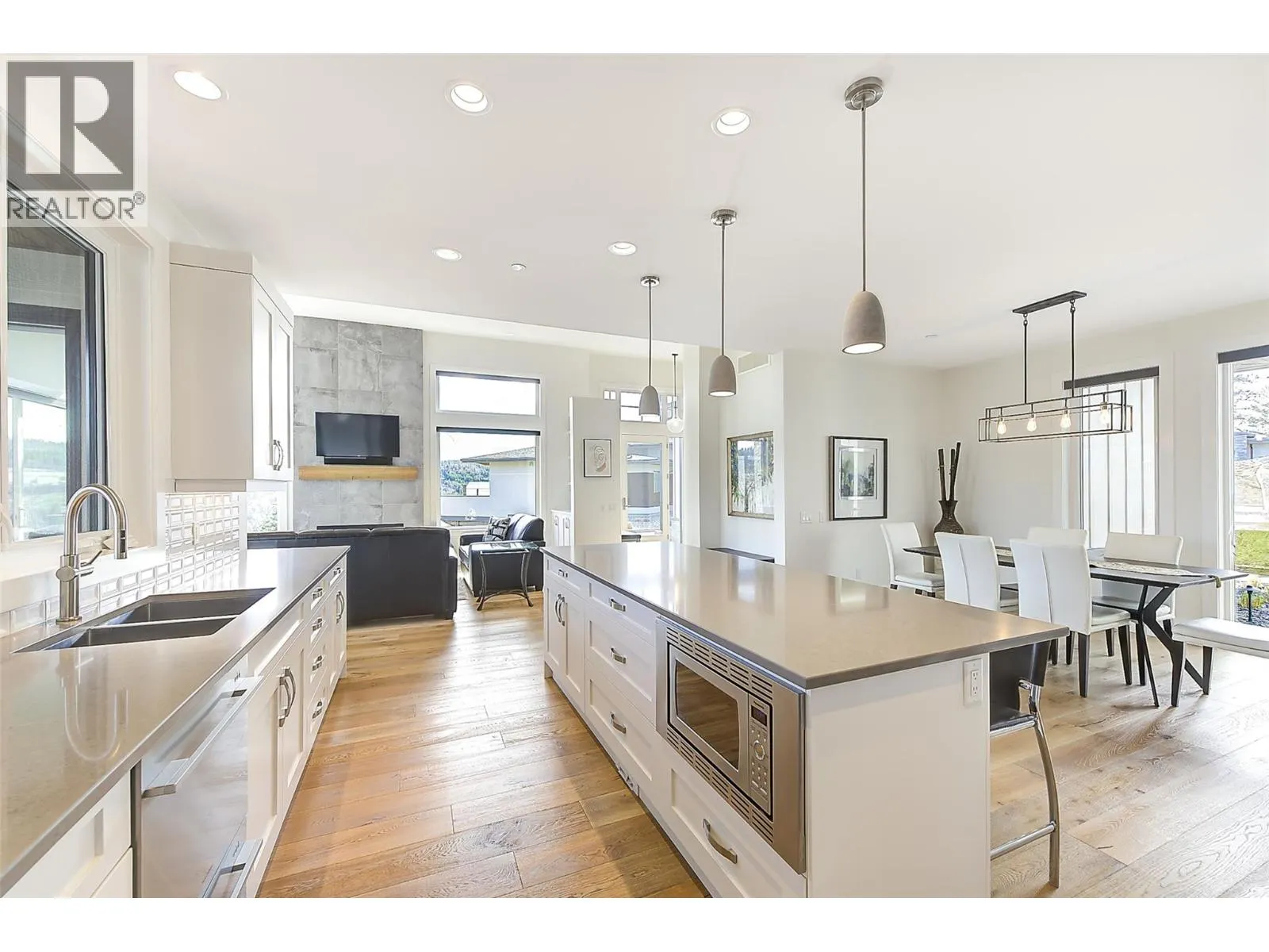 683 HAVENCREST Court