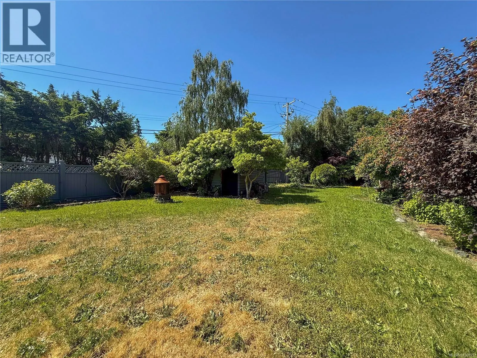3264 Island Hwy S