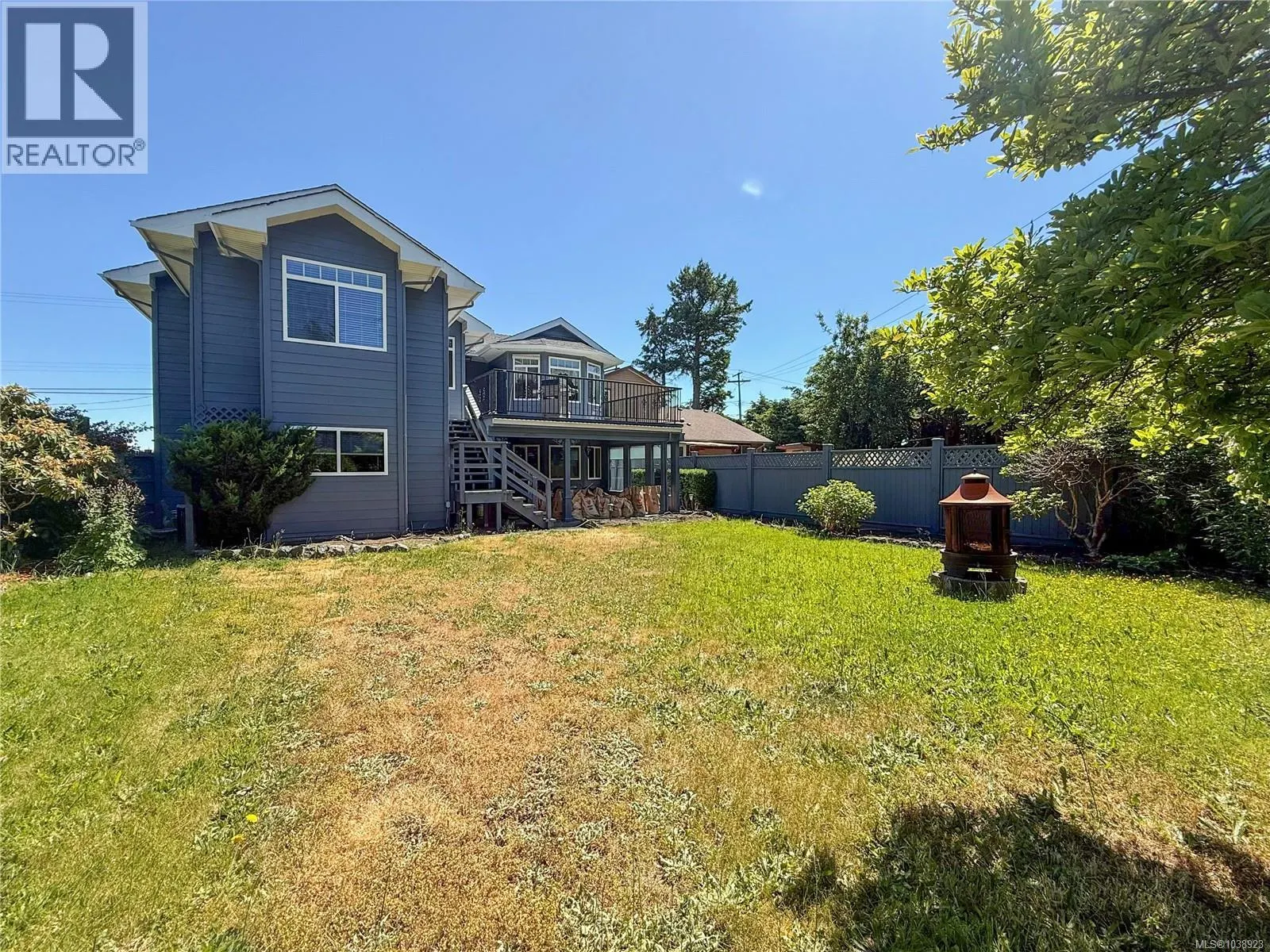 3264 Island Hwy S