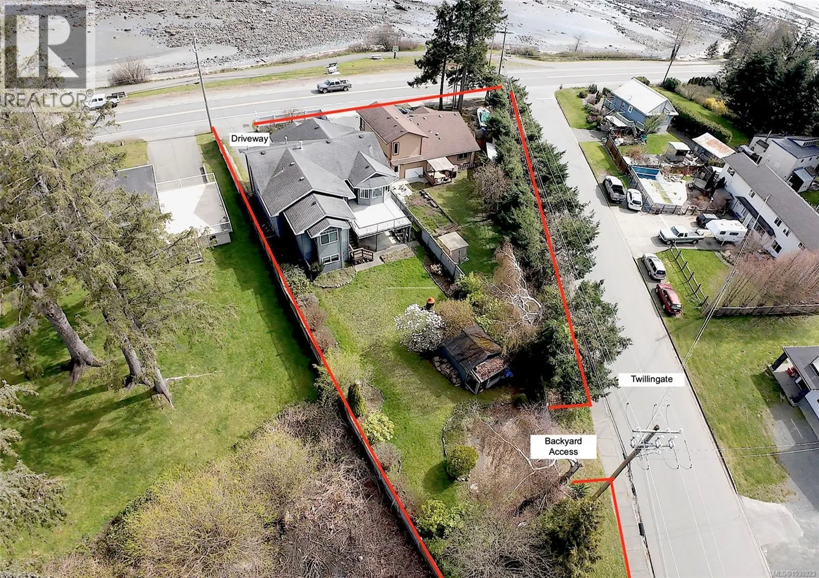 3264 Island Hwy S