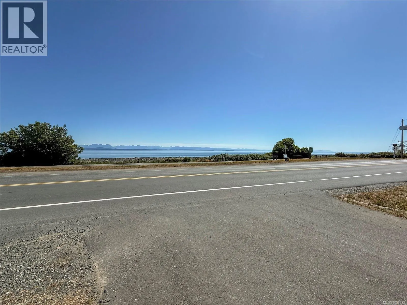 3264 Island Hwy S