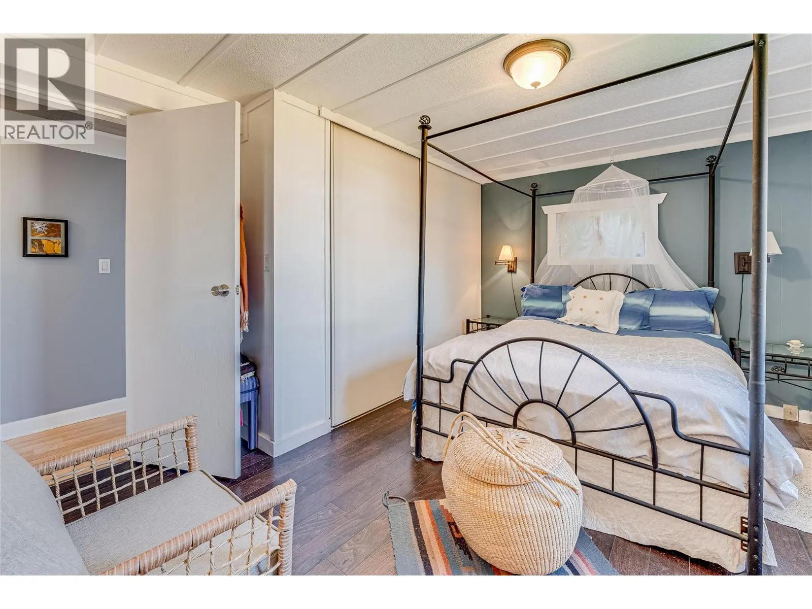 2727 Lakeshore Road Unit# 106