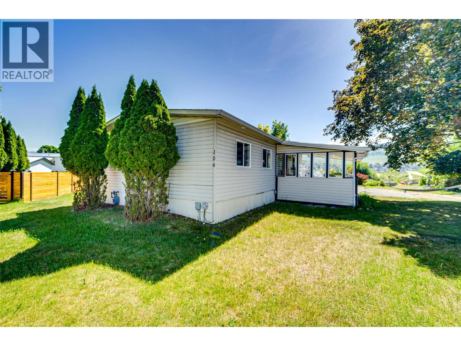 2727 Lakeshore Road Unit# 106