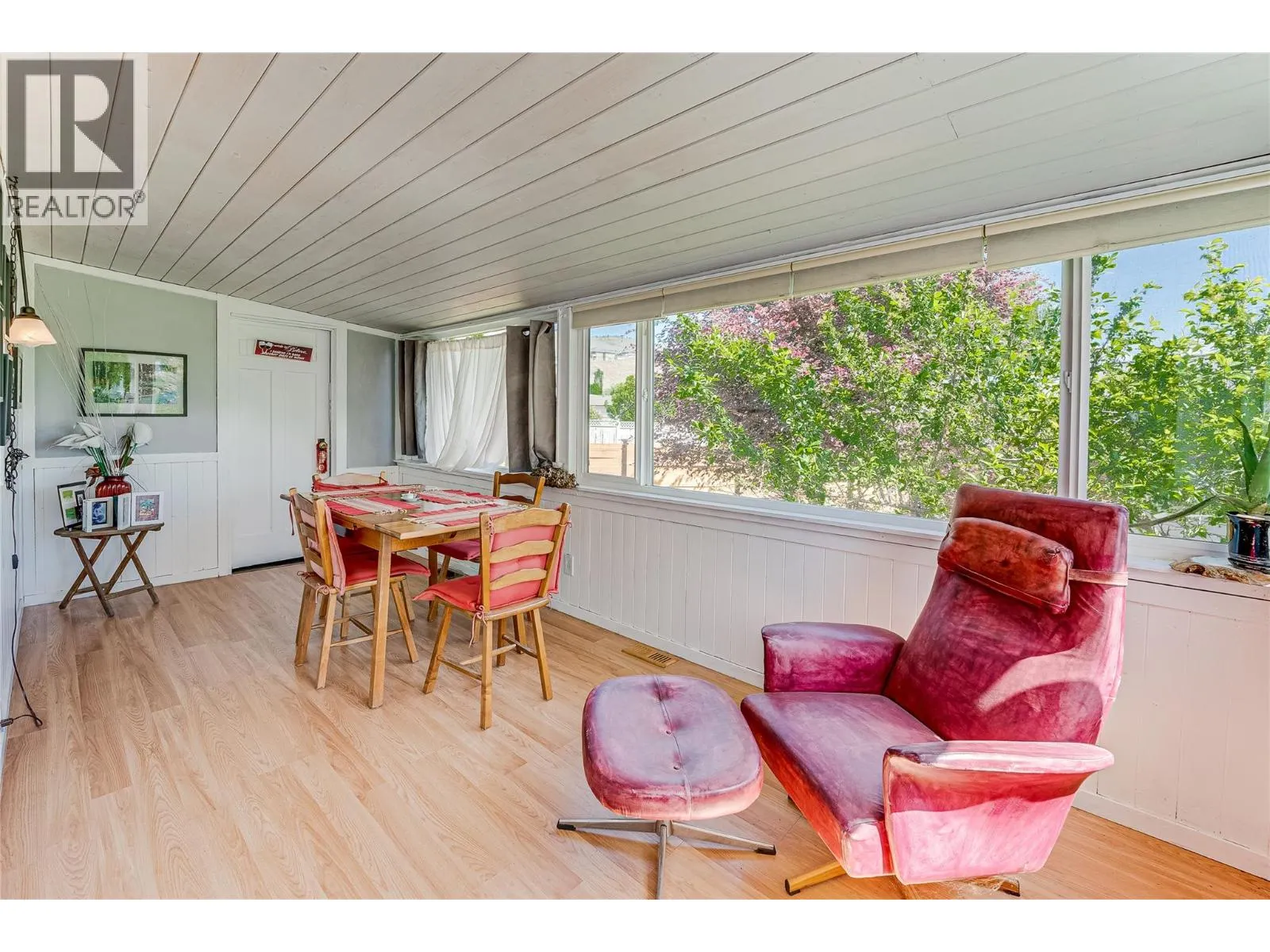 2727 Lakeshore Road Unit# 106