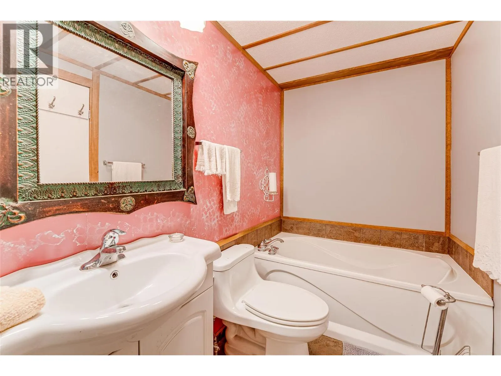 2727 Lakeshore Road Unit# 106