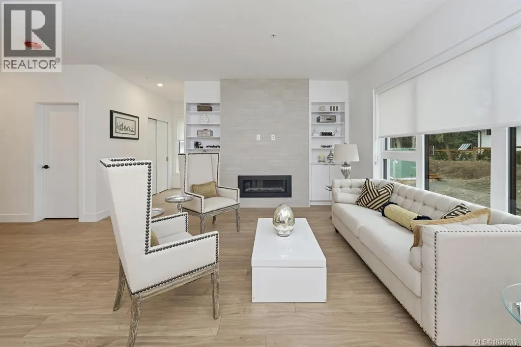 10 2330 Sooke Rd